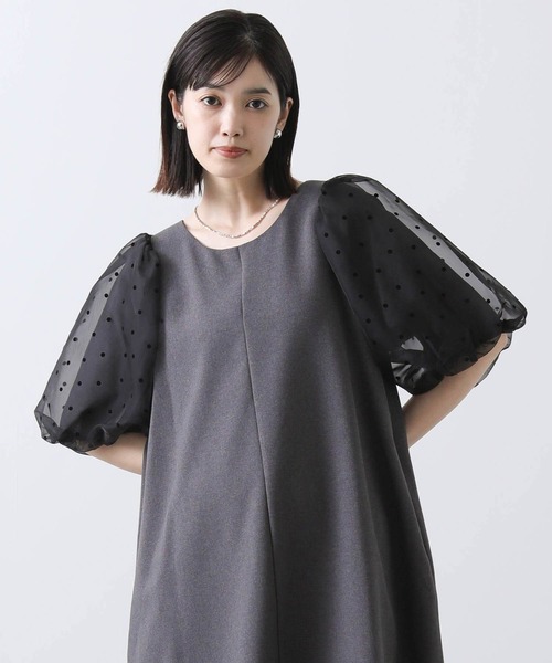 Gready Brilliant(グレディブリリアン)の「袖フロッキーオーガンワンピース(ワンピース・レディース・グレー/アイボリー・M)」の14枚目の写真