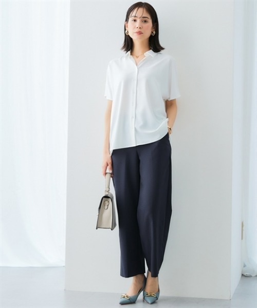 7days Life Styling(セブンデイズライフスタイリング)の「【UVカット/速乾】ストレッチパウダーサテンレギュラーカラードルマンスリーブシャツ(シャツ/ブラウス・レディース・グリーン/ネイビー/オフホワイト/グレイッシュベージュ・S/M/L/LL/3L)」の8枚目の写真