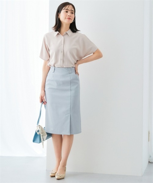 7days Life Styling(セブンデイズライフスタイリング)の「【UVカット/速乾】ストレッチパウダーサテンレギュラーカラードルマンスリーブシャツ(シャツ/ブラウス・レディース・グリーン/ネイビー/オフホワイト/グレイッシュベージュ・S/M/L/LL/3L)」の11枚目の写真