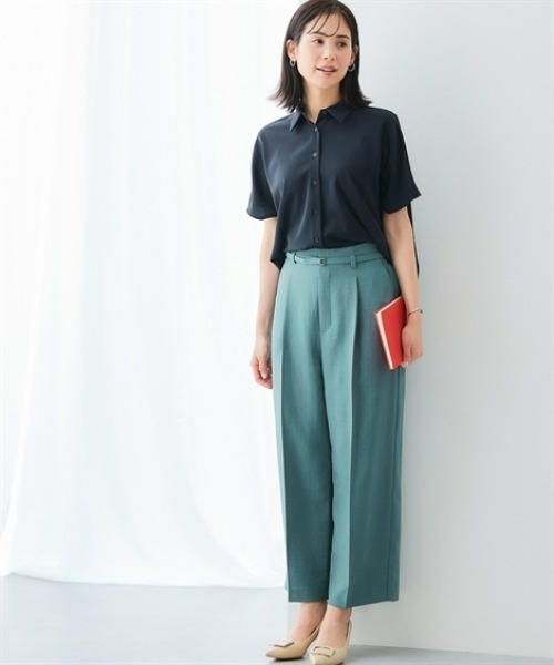 7days Life Styling(セブンデイズライフスタイリング)の「【UVカット/速乾】ストレッチパウダーサテンレギュラーカラードルマンスリーブシャツ(シャツ/ブラウス・レディース・グリーン/ネイビー/オフホワイト/グレイッシュベージュ・S/M/L/LL/3L)」の17枚目の写真