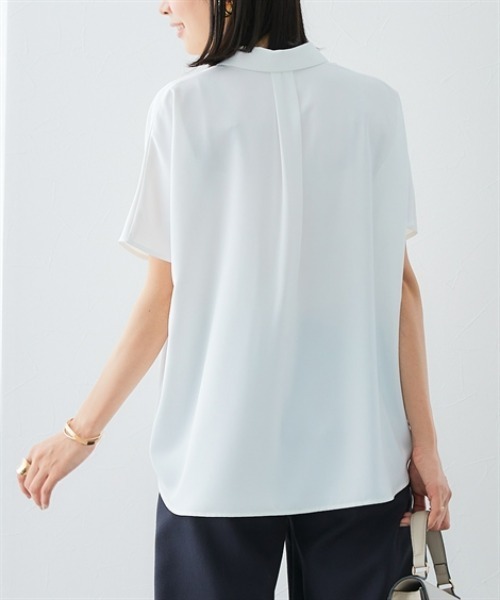 7days Life Styling(セブンデイズライフスタイリング)の「【UVカット/速乾】ストレッチパウダーサテンレギュラーカラードルマンスリーブシャツ(シャツ/ブラウス・レディース・グリーン/ネイビー/オフホワイト/グレイッシュベージュ・S/M/L/LL/3L)」の21枚目の写真