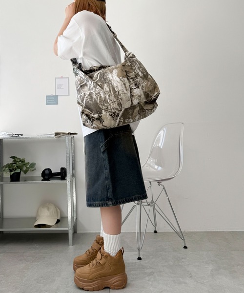 Dickies(ディッキーズ)の「∴WEGO/別注DickiesBIGショルダー(ショルダーバッグ・メンズ・その他1/ブラック・FREE)」の4枚目の写真