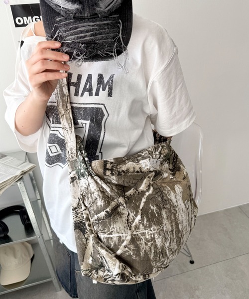 Dickies(ディッキーズ)の「∴WEGO/別注DickiesBIGショルダー(ショルダーバッグ・メンズ・その他1/ブラック・FREE)」の11枚目の写真