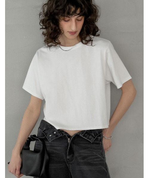 Re:EDIT（リエディ）の「[リニューアル][接触冷感][UVカット]セミクロップド半袖Tシャツ（Tシャツ/カットソー・レディース・ブラウン/レッド/グレー/イエロー/ホワイト/ブラック/ベージュ/チャコール・MEDIUM/LARGE）」の12枚目の写真