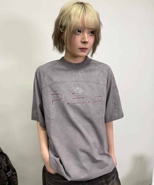 ATMARK(アットマーク)の「《ワンサイズ / UNISEX 》R.E.Sロゴ Tee Tシャツ(Tシャツ/カットソー・メンズ・グレー/カーキ・MEDIUM)」の3枚目の写真