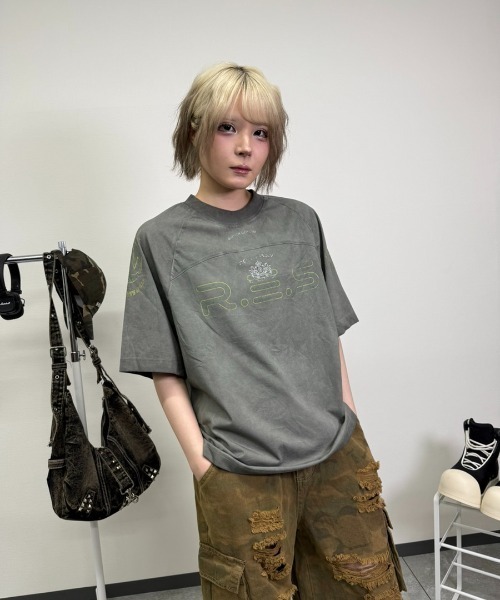 ATMARK(アットマーク)の「《ワンサイズ / UNISEX 》R.E.Sロゴ Tee Tシャツ(Tシャツ/カットソー・メンズ・グレー/カーキ・MEDIUM)」の9枚目の写真
