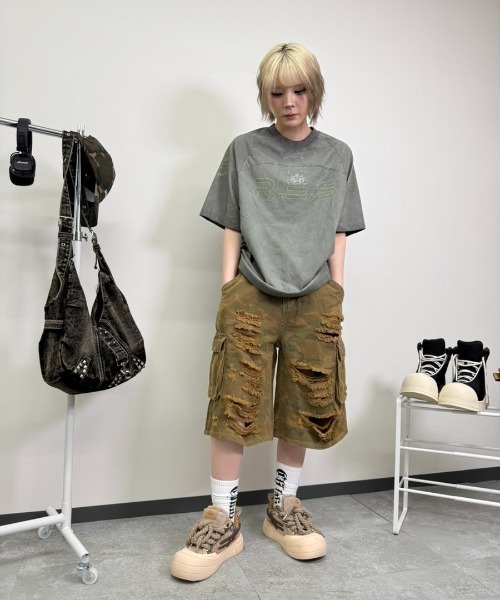 ATMARK(アットマーク)の「《ワンサイズ / UNISEX 》R.E.Sロゴ Tee Tシャツ(Tシャツ/カットソー・メンズ・グレー/カーキ・MEDIUM)」の7枚目の写真