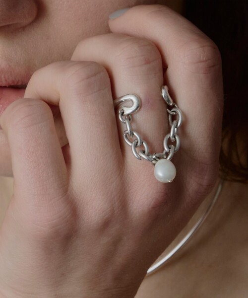 loni(ロニ)の「<loni>Ivy pearl chain リング-2WAY-(リング・レディース・シルバー・11)」の1枚目の写真