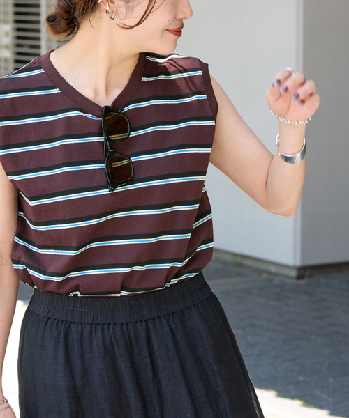 JOURNAL STANDARD(ジャーナルスタンダード)の「《追加3》汗ジミ防止天竺ボーダーノースリーブ(Tシャツ/カットソー・レディース・ベージュ系その他/ブラウン/ネイビー/グリーン系その他・FREE)」の2枚目の写真