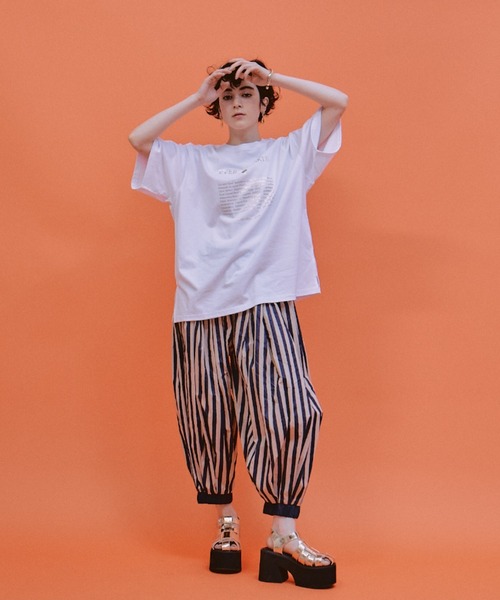 manana suerte(マニャーナスエルテ)の「メタリックロゴオーバールーズTシャツ(Tシャツ/カットソー・レディース・ブラック/ホワイト・FREE)」の11枚目の写真