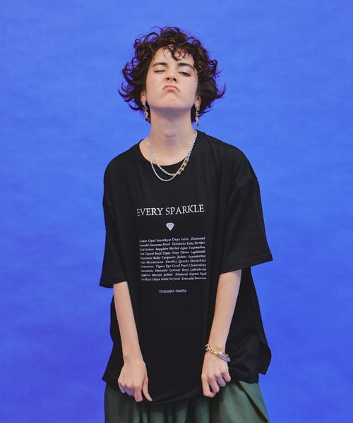 manana suerte(マニャーナスエルテ)の「メタリックロゴオーバールーズTシャツ(Tシャツ/カットソー・レディース・ブラック/ホワイト・FREE)」の6枚目の写真