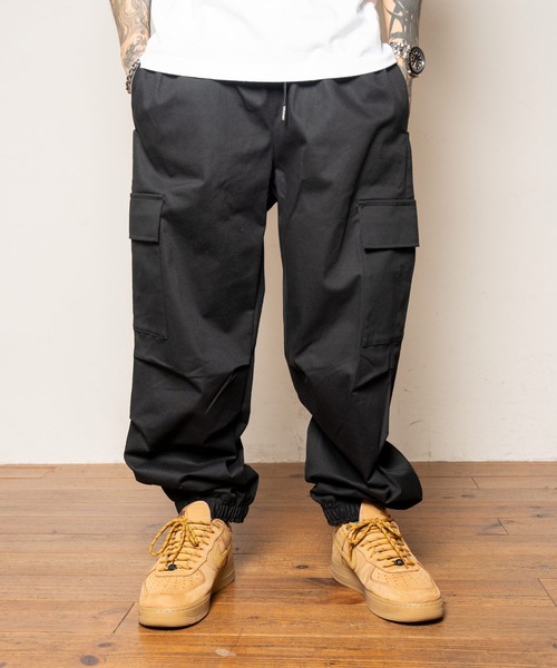 Subciety(サブサエティ)の「Easy tapered cargo pants(カーゴパンツ・メンズ・チャコールグレー/カーキ/ブラック・マルチサイズ)」の2枚目の写真