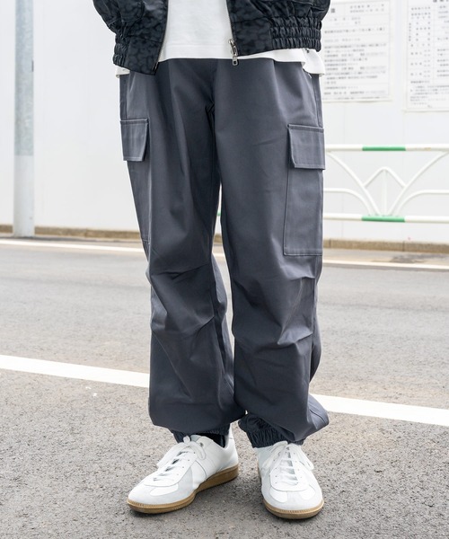 Subciety(サブサエティ)の「Easy tapered cargo pants(カーゴパンツ・メンズ・チャコールグレー/カーキ/ブラック・マルチサイズ)」の11枚目の写真