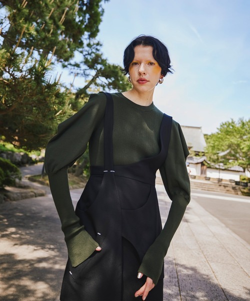 OMMO（オーエムエムオー）の「PUFF SLEEVE KNIT TOP（ニット/セーター・レディース・レッド/ブラック/カーキ/グレー・F）」の4枚目の写真