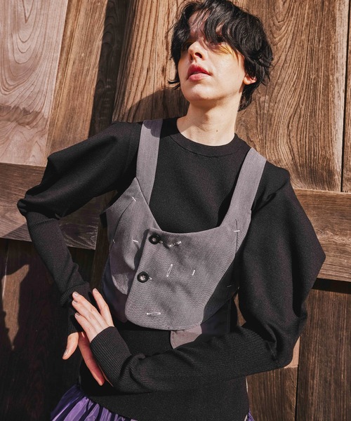OMMO（オーエムエムオー）の「PUFF SLEEVE KNIT TOP（ニット/セーター・レディース・レッド/ブラック/カーキ/グレー・F）」の2枚目の写真