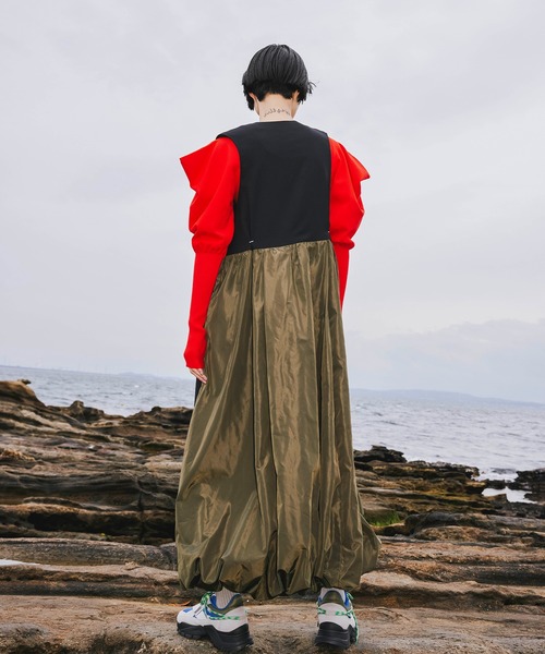OMMO（オーエムエムオー）の「PUFF SLEEVE KNIT TOP（ニット/セーター・レディース・レッド/ブラック/カーキ/グレー・F）」の11枚目の写真