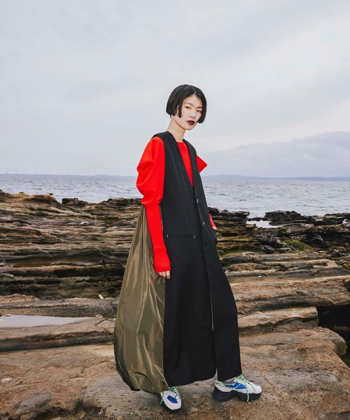 OMMO（オーエムエムオー）の「PUFF SLEEVE KNIT TOP（ニット/セーター・レディース・レッド/ブラック/カーキ/グレー・F）」の12枚目の写真