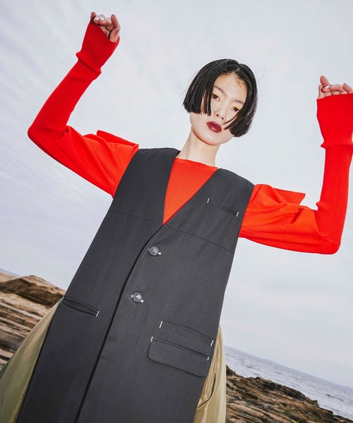 OMMO（オーエムエムオー）の「PUFF SLEEVE KNIT TOP（ニット/セーター・レディース・レッド/ブラック/カーキ/グレー・F）」の15枚目の写真
