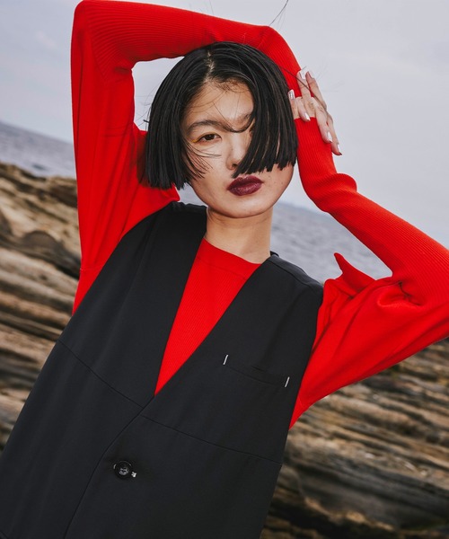 OMMO（オーエムエムオー）の「PUFF SLEEVE KNIT TOP（ニット/セーター・レディース・レッド/ブラック/カーキ/グレー・F）」の16枚目の写真