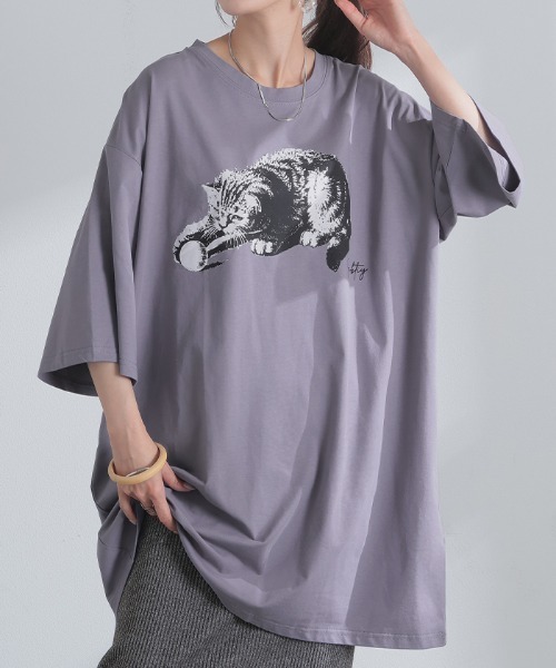 HUG.U(ハグユー)の「接触冷感 猫プリントTシャツ(Tシャツ/カットソー・レディース・ブラック/ライトグレー/ホワイト/パープル・FREE)」の4枚目の写真