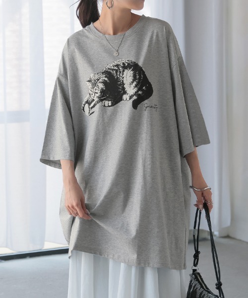 HUG.U(ハグユー)の「接触冷感 猫プリントTシャツ(Tシャツ/カットソー・レディース・ブラック/ライトグレー/ホワイト/パープル・FREE)」の3枚目の写真