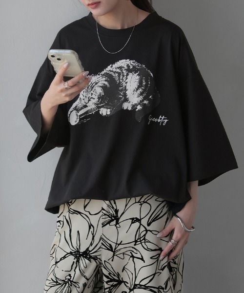 HUG.U(ハグユー)の「接触冷感 猫プリントTシャツ(Tシャツ/カットソー・レディース・ブラック/ライトグレー/ホワイト/パープル・FREE)」の18枚目の写真