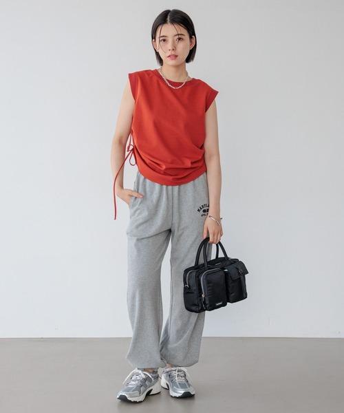 BAYFLOW（ベイフロー）の「[500mlのペットボトルも入る]フロントＷポケットボストンバッグ（ハンドバッグ・レディース・ライトグレー/ブラック/バーガンディー/ライトベージュ・FREE）」の5枚目の写真