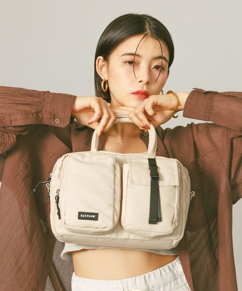 500mlのペットボトルも入る]フロントWポケットボストンバッグ