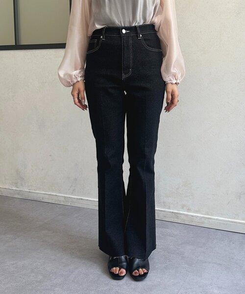 Thevon（ゼボン）の「セミフレアデニム（その他パンツ・レディース・ブラック/ブルー・S/M）」の10枚目の写真