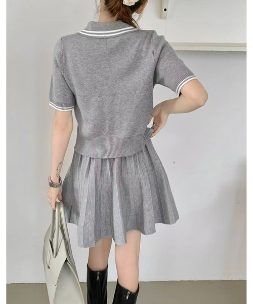 LADY LIKE(レディライク)の「【2点セット】ワンポイント刺繍バイカラーニットセットアップ(ニット/セーター・レディース・モカ/ネイビー/アイボリー/グレー・M)」の6枚目の写真