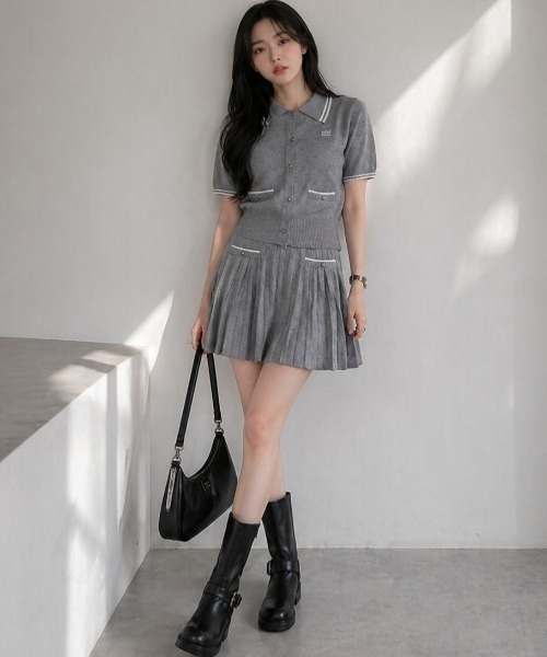 LADY LIKE(レディライク)の「【2点セット】ワンポイント刺繍バイカラーニットセットアップ(ニット/セーター・レディース・モカ/ネイビー/アイボリー/グレー・M)」の11枚目の写真