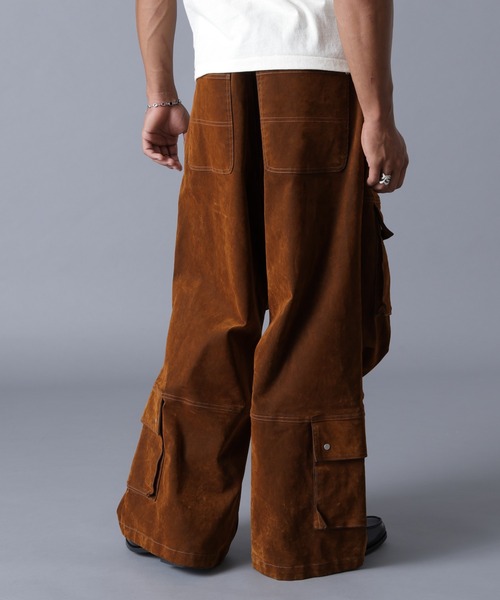 DANKE SCHON（ダンケシェーン）の「DankeSchon/ダンケシェーン/FLOCKY DENIM FLARE CARGO PANTS（デニムパンツ・メンズ・ブラック/ブラウン・S/M/L）」の15枚目の写真