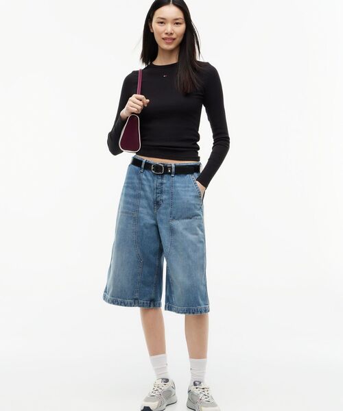 tommy jeans(トミー ジーンズ)の「スリムエッセンシャルロングスリーブリブTシャツ(Tシャツ/カットソー・レディース・ブラック/マルチ/ホワイト/ブルー・SMALL/MEDIUM/X-SMALL)」の16枚目の写真