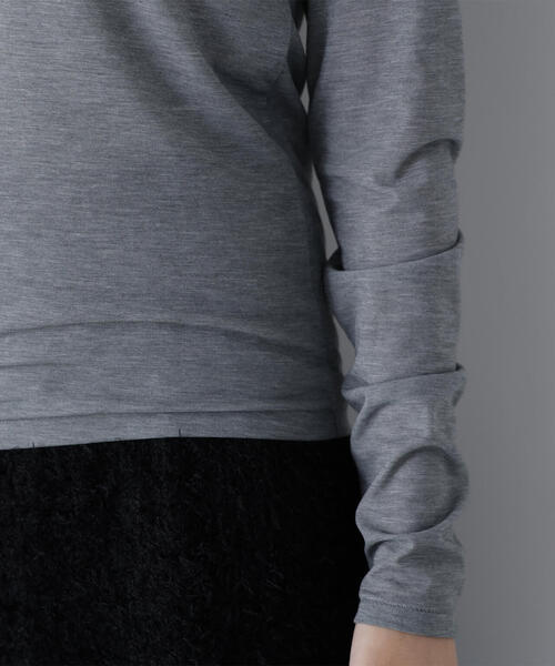 NATURAL BEAUTY BASIC（ナチュラルビューティーベーシック）の「◇【Oggi号掲載】シアーカットソーシリーズ クルーネック（Tシャツ/カットソー・レディース・ピンク/グレー/レッド/オフホワイト・FREE）」の16枚目の写真