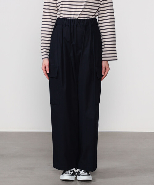 nicholson&nicholson（ニコルソンアンドニコルソン）の「nicholson & nicholson | コットン ツイルワイドカーゴパンツ WOMEN（カーゴパンツ・レディース・ネイビー/ベージュ・36）」の7枚目の写真