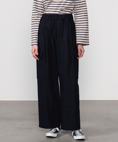nicholson&nicholson（ニコルソンアンドニコルソン）の「nicholson & nicholson | コットン ツイルワイドカーゴパンツ WOMEN（カーゴパンツ・レディース・ネイビー/ベージュ・36）」の10枚目の写真