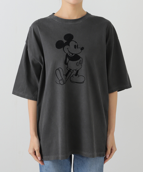 OUTDOOR PRODUCTS（アウトドアプロダクツ）の「GRS MICKEY MOUSE Tshirts（Tシャツ/カットソー・レディース・ブラウン/スミクロ・FREE）」の2枚目の写真