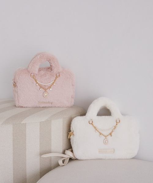 ストロベリー装飾 ホワイトストローバッグmaison de fleur ストロベリー装飾 ホワイトストローバッグmaison de fleur