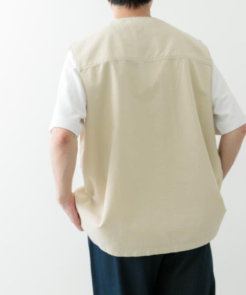 ITEMS URBANRESEARCH(アイテムズ アーバンリサーチ)の「マルチポケットVネックベスト(ベスト・メンズ・アイボリー/ベージュ・LARGE/MEDIUM)」の5枚目の写真