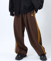 Salong hameu（サロン ハミュー）の「蜂さんワンポイント刺繍サイドライン タックワイドジャージパンツ/トラックパンツ メンズ レディース ユニセックス（その他パンツ・メンズ）」