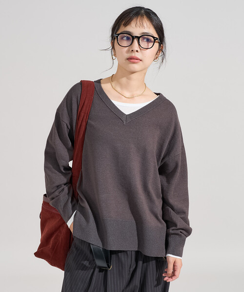 FREAK'S STORE(フリークスストア)の「<マシーンウォッシャブル>シルク入り Vネックニットプルオーバー セットアップ対応(ニット/セーター・レディース・オフホワイト/キャメル/チャコール・フリ-)」の3枚目の写真