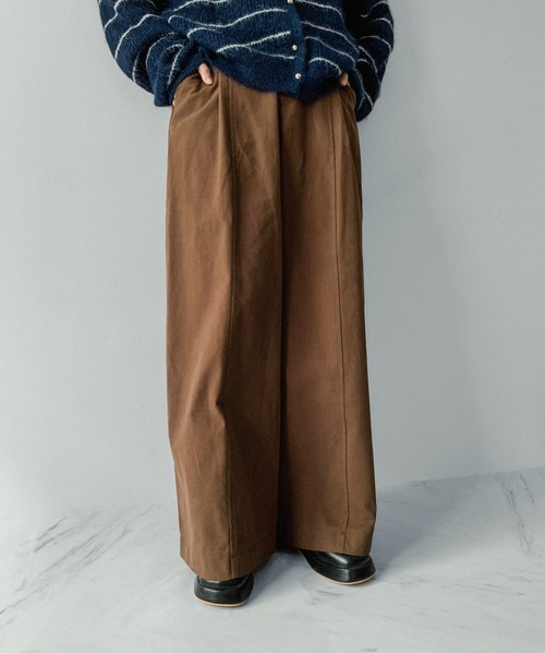 on:nue（オンニュ）の「【on:nue】[5色展開/3サイズ展開]  タック入りウエストゴムワイドパンツ（その他パンツ・レディース・ホワイト/ブラウン/ブラック/ネイビー/カーキ・LARGE/MEDIUM/SMALL）」の11枚目の写真