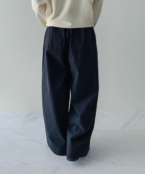 on:nue（オンニュ）の「【on:nue】[5色展開/3サイズ展開]  タック入りウエストゴムワイドパンツ（その他パンツ・レディース・ホワイト/ブラウン/ブラック/ネイビー/カーキ・LARGE/MEDIUM/SMALL）」の16枚目の写真