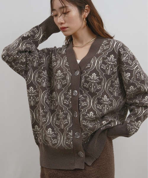 palm RICHE(ポームリシュ)の「アンティーククラシックジャガード柄カーデ(カーディガン/ボレロ・レディース・ベージュ/チャコールグレー/ブラック・M)」の8枚目の写真