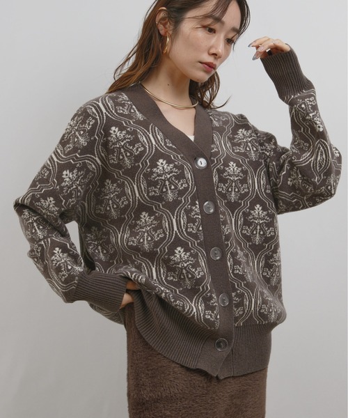 palm RICHE(ポームリシュ)の「アンティーククラシックジャガード柄カーデ(カーディガン/ボレロ・レディース・ベージュ/チャコールグレー/ブラック・M)」の9枚目の写真