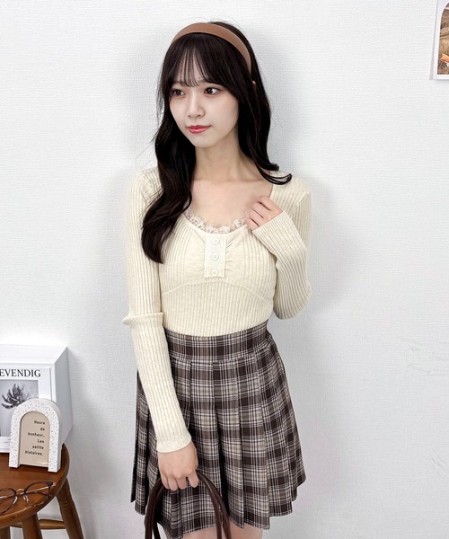 Mejoul（メジュール）の「【2025秋冬新作】レースVネックリブニットトップス　【華奢見え】（ニット/セーター・レディース・グレー/ホワイト/ブラック/アイボリー/グレー系その他・F）」の6枚目の写真