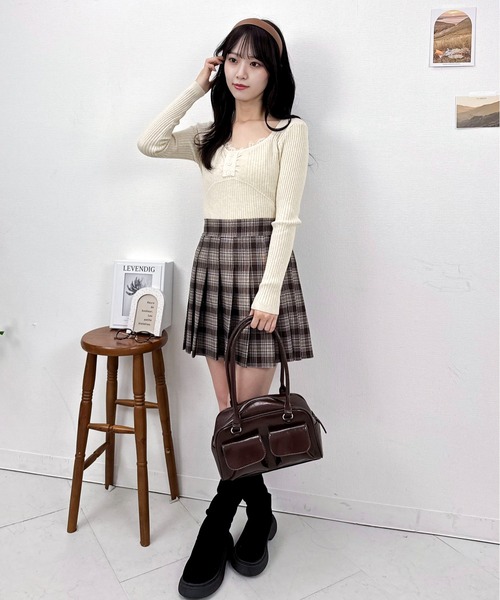 Mejoul（メジュール）の「【2025秋冬新作】レースVネックリブニットトップス　【華奢見え】（ニット/セーター・レディース・グレー/ホワイト/ブラック/アイボリー/グレー系その他・F）」の20枚目の写真