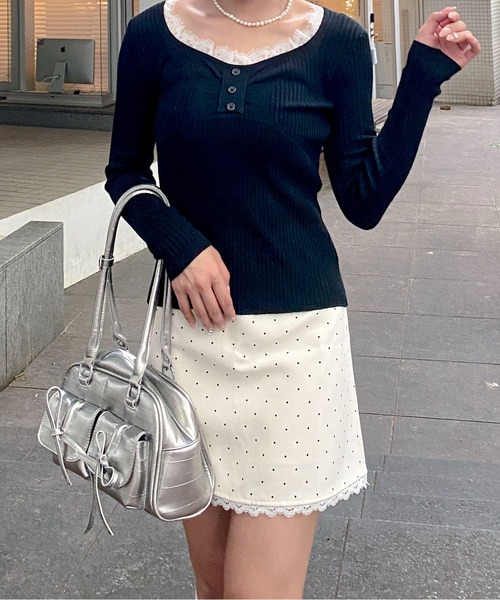 Mejoul（メジュール）の「【2025秋冬新作】レースVネックリブニットトップス　【華奢見え】（ニット/セーター・レディース・グレー/ホワイト/ブラック/アイボリー/グレー系その他・F）」の16枚目の写真