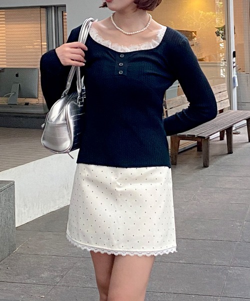 Mejoul（メジュール）の「【2025秋冬新作】レースVネックリブニットトップス　【華奢見え】（ニット/セーター・レディース・グレー/ホワイト/ブラック/アイボリー/グレー系その他・F）」の19枚目の写真