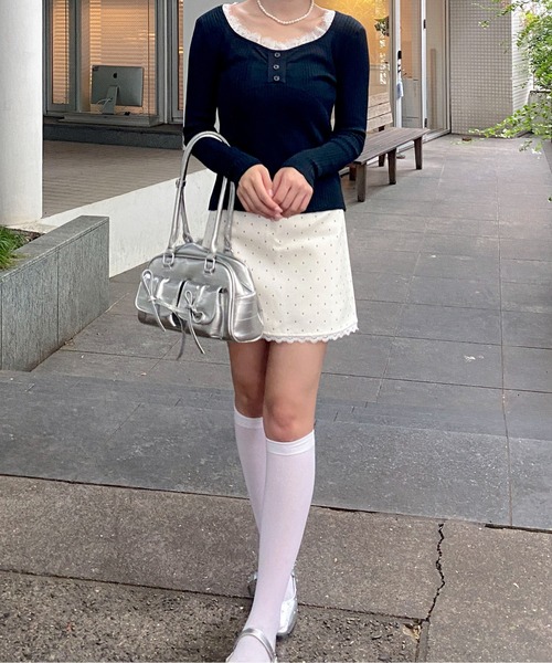 Mejoul（メジュール）の「【2025秋冬新作】レースVネックリブニットトップス　【華奢見え】（ニット/セーター・レディース・グレー/ホワイト/ブラック/アイボリー/グレー系その他・F）」の12枚目の写真